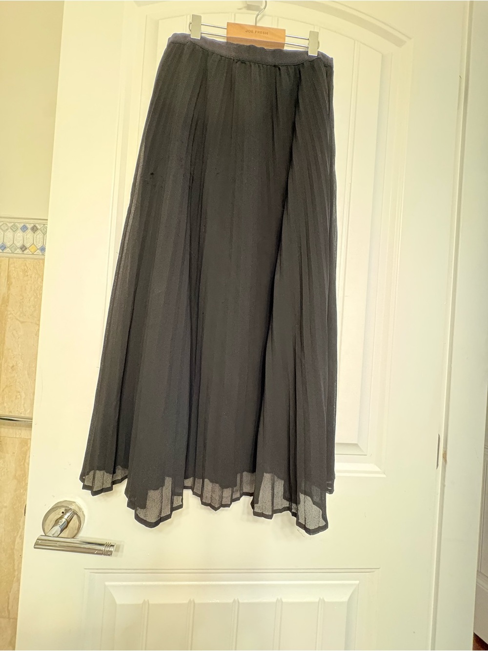 Aritzia Babaton chiffon Black Midi Tulle Skirt - size S